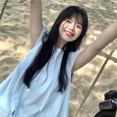 四个孩子走进银行
